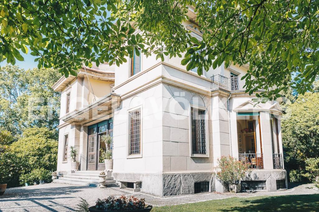 Villa in vendita a Stresa via Novara, 2