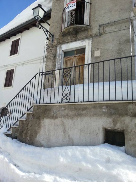 Appartamento in vendita a Rocca di Mezzo via Franco Nusca
