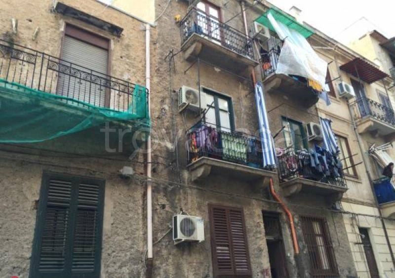 Appartamento in vendita a Palermo via regina bianca