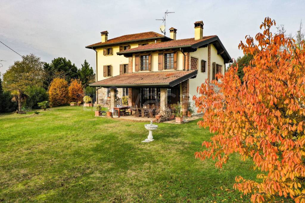 Casale in vendita a Padenghe sul Garda via Guglielmo Marconi, 57
