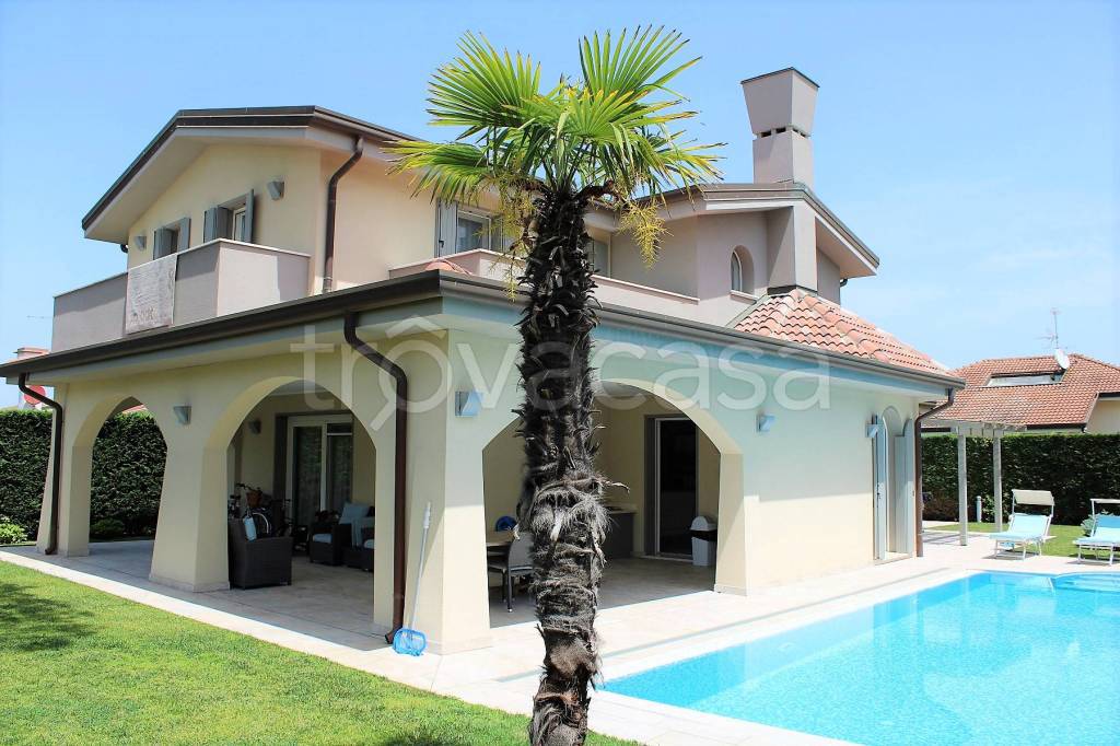 Villa in vendita a Rosolina via Quinta Est