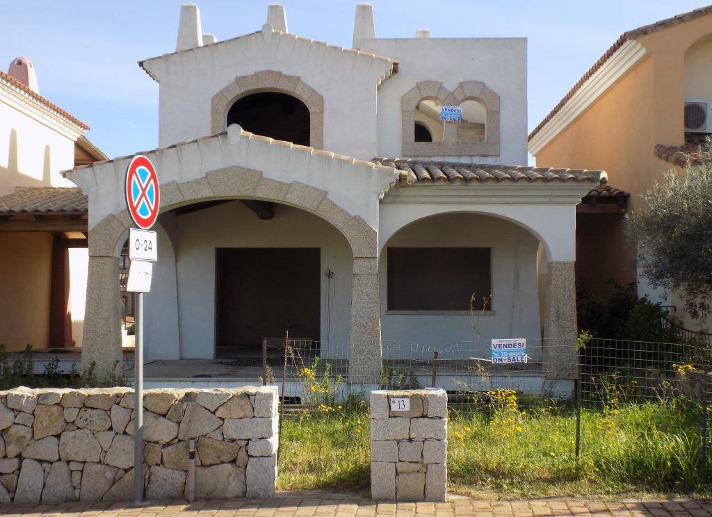 Villa in vendita a Budoni via Roma, 115