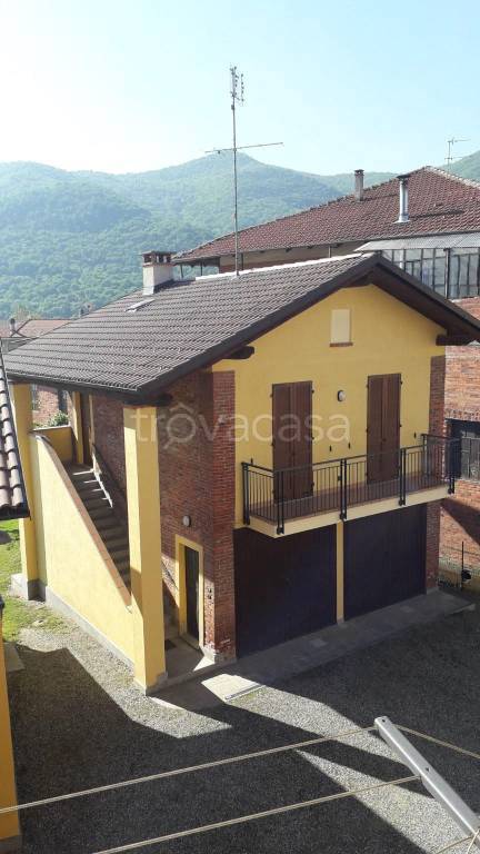 Villa in vendita a Piasco via Isola Superiore, 1