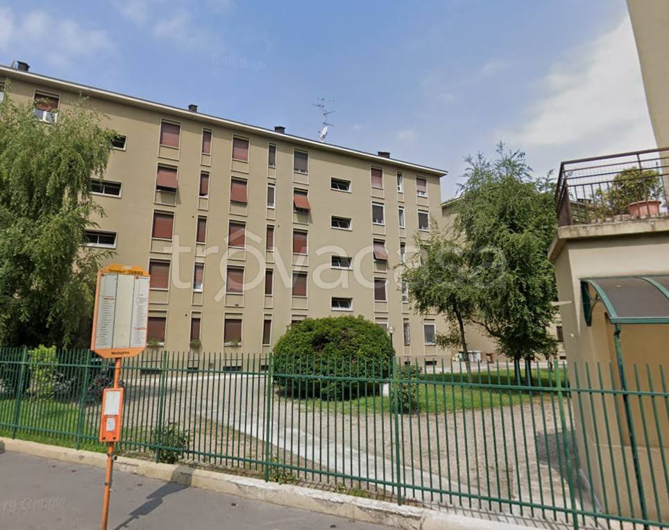 Appartamento all'asta a Milano via Medeghino, 24