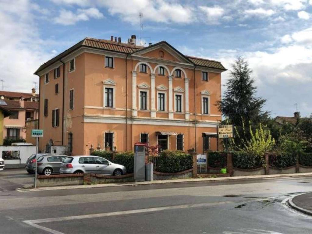 Hotel in vendita a Garlasco corso Cavour 1