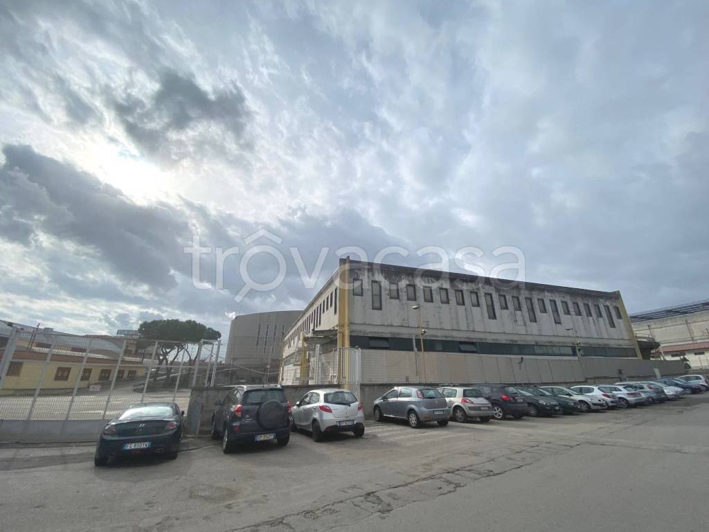 Capannone Industriale in affitto a Napoli via Louis Bleriot