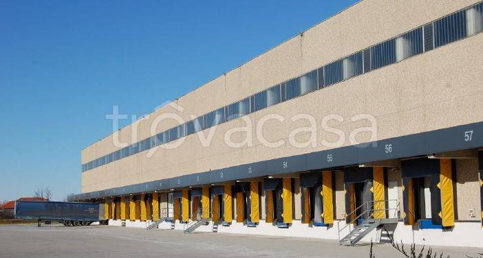 Capannone Industriale in affitto a Calvignasco via del Commercio