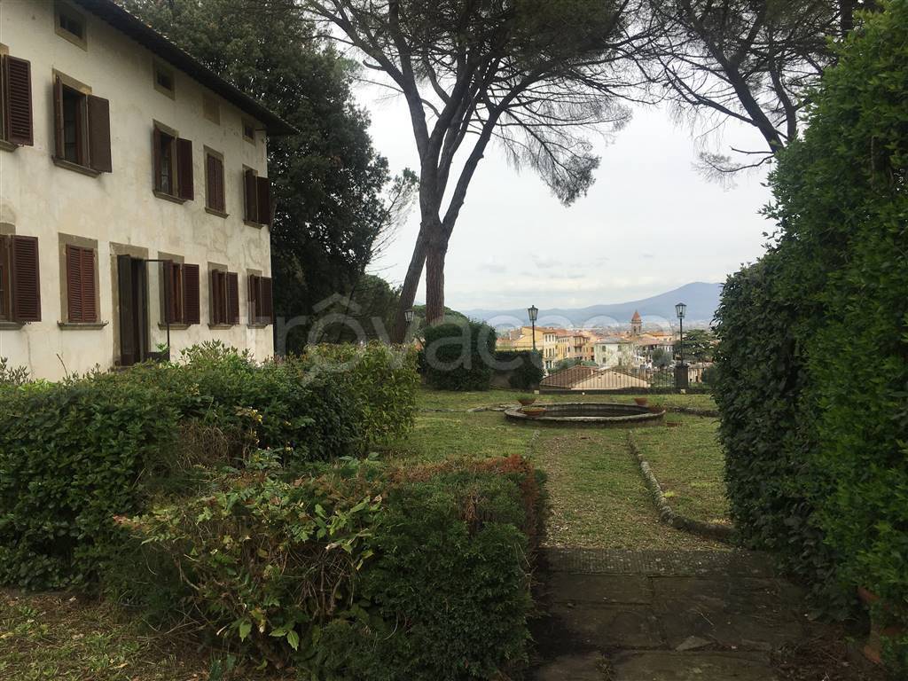 Villa in vendita a Poggio a Caiano via Santa Cristina in Pilli