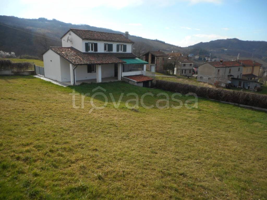Villa in vendita a Montacuto frazione Benegassi