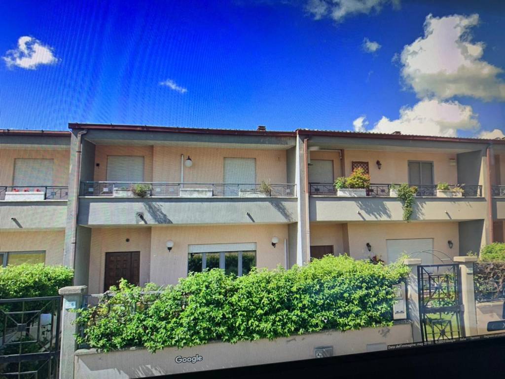 Villa a Schiera in vendita ad Aprilia via Giovanni Battista Pergolesi