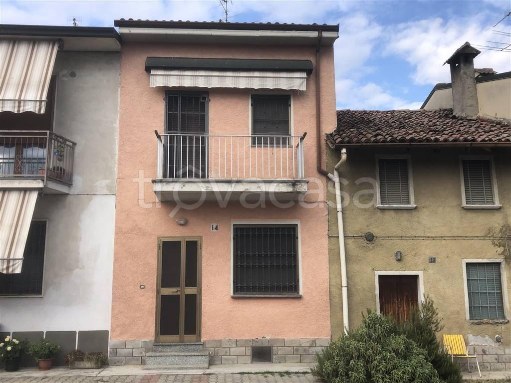 Casa Indipendente in vendita a Inverno e Monteleone via Corteolona