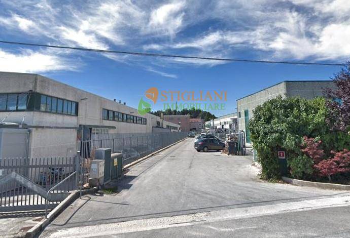 Negozio in vendita a Ripalimosani zona industriale di Campobasso