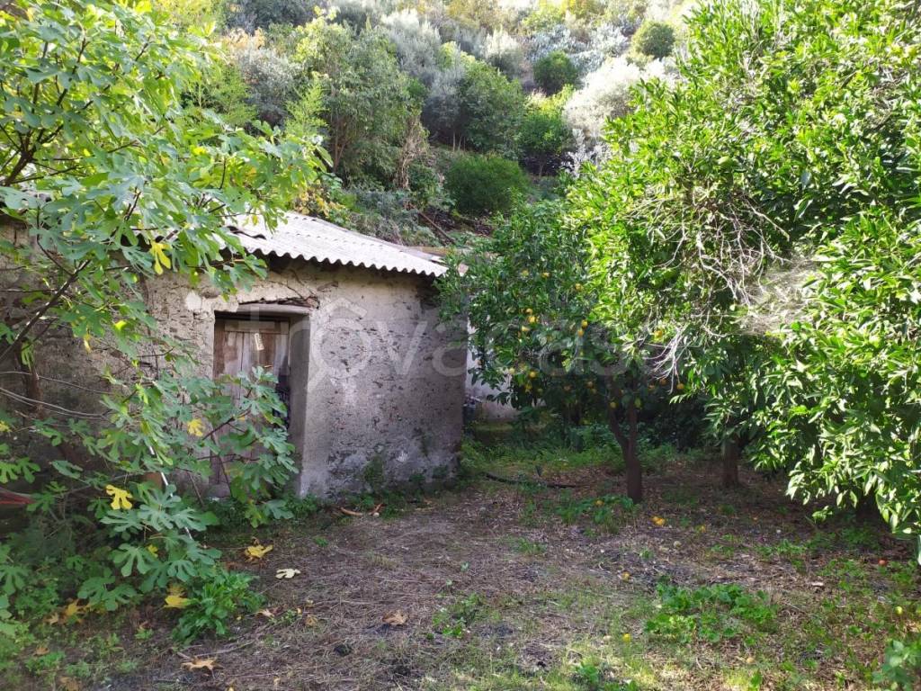 Terreno Residenziale in vendita a Santa Teresa di Riva strada provinciale per Misserio