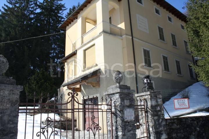 Villa Bifamiliare in vendita ad Alta Valle Intelvi via Pagani, 3