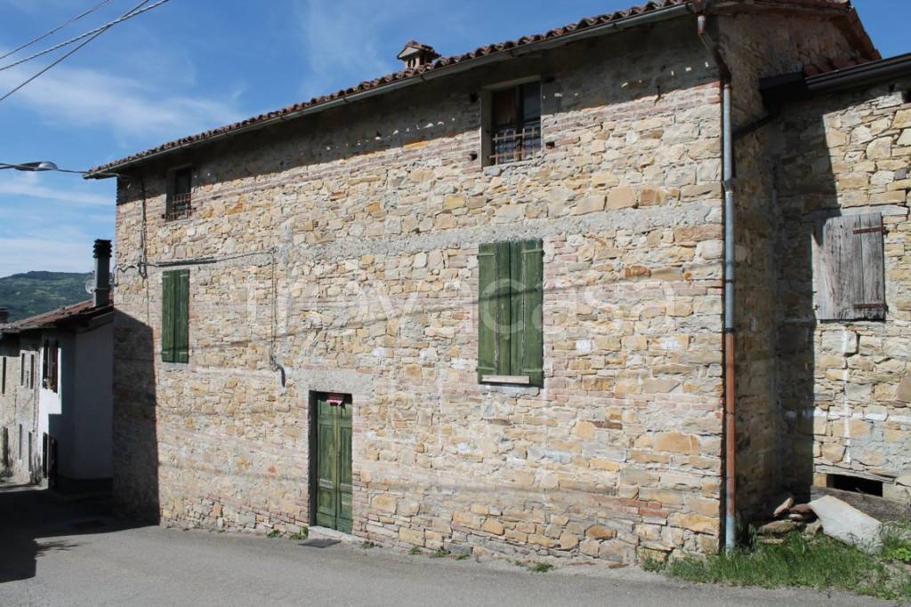 Rustico in vendita a Tizzano Val Parma strada di Campofermo, 58
