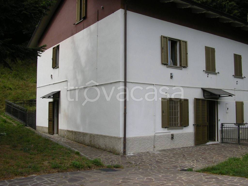 Villa Bifamiliare in in vendita da privato a Ventasso via Pradarena, 1
