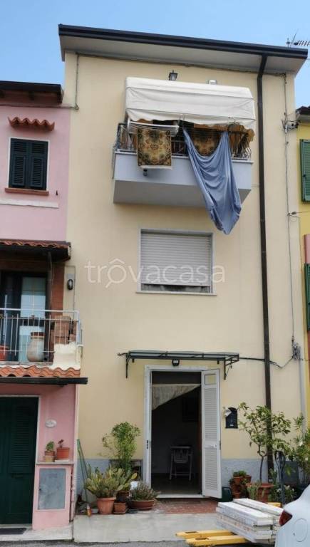 Casa Indipendente in in affitto da privato a Carrara via Piombara, 21