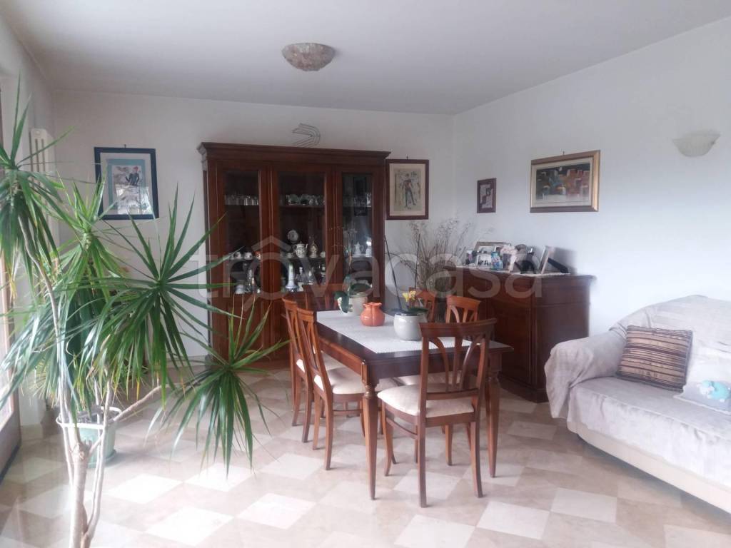 Villa in vendita ad Ascoli Piceno via delle Begonie