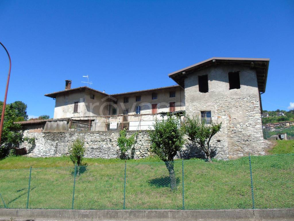 Colonica in vendita a Villa d'Almè via degli Alpini, 57