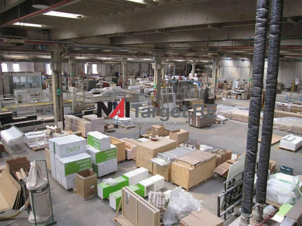Capannone Industriale in vendita a Varedo via Milano