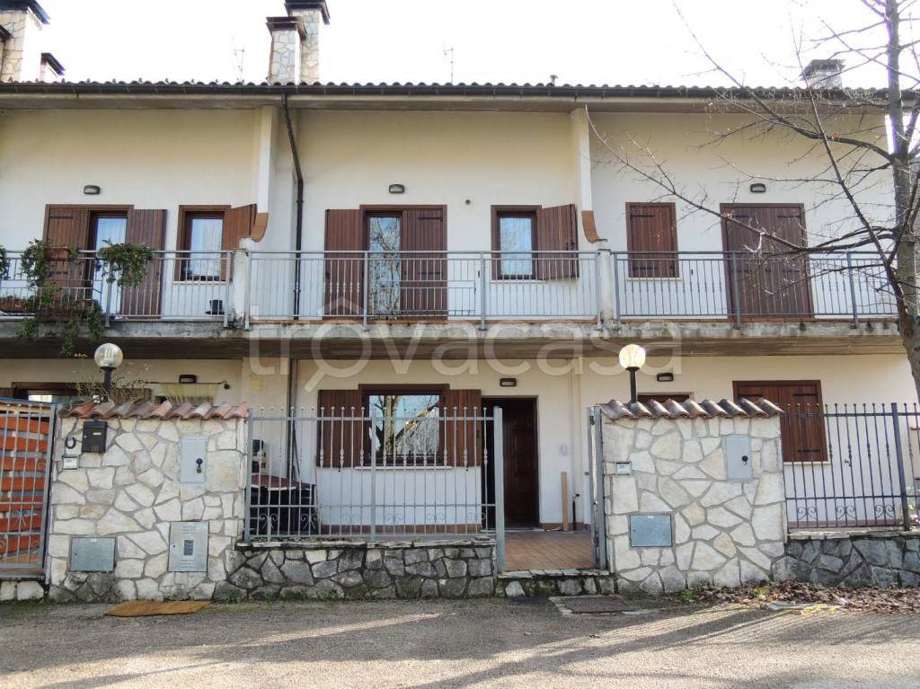Villa a Schiera in vendita a Sant'Eufemia a Maiella via Roma