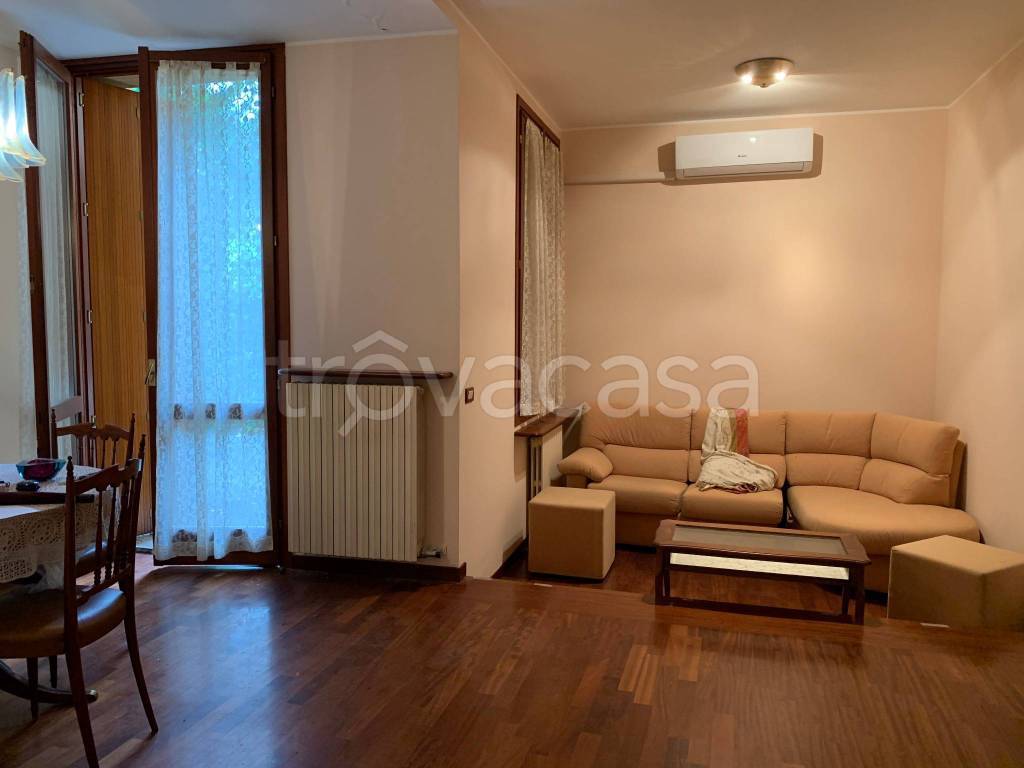 Appartamento in vendita a Luvinate via al Poggio, 20