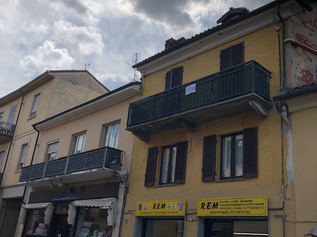 Appartamento in vendita a Chieri via Giuseppe Garibaldi, 10
