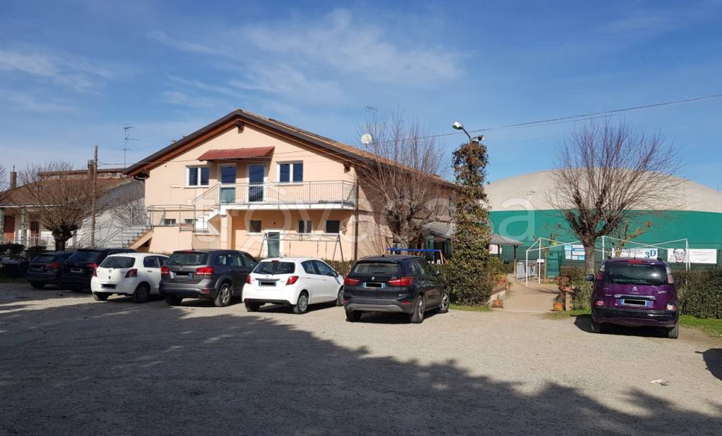 Impianto Sportivo in vendita a Valenza strada Pontecurone, 37