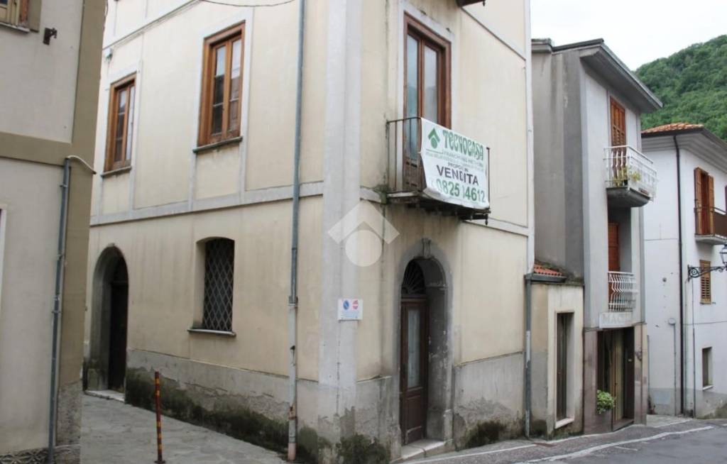 Casa Indipendente in vendita a Santa Paolina corso Vittorio Veneto, 9