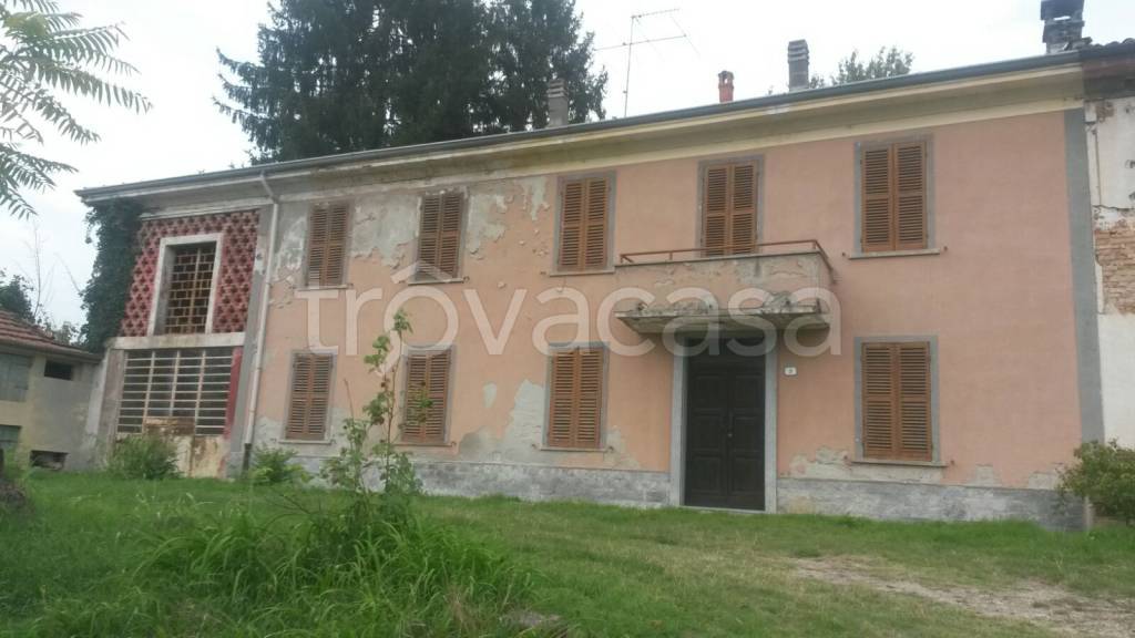 Casale in vendita a Incisa Scapaccino regione Pianetta