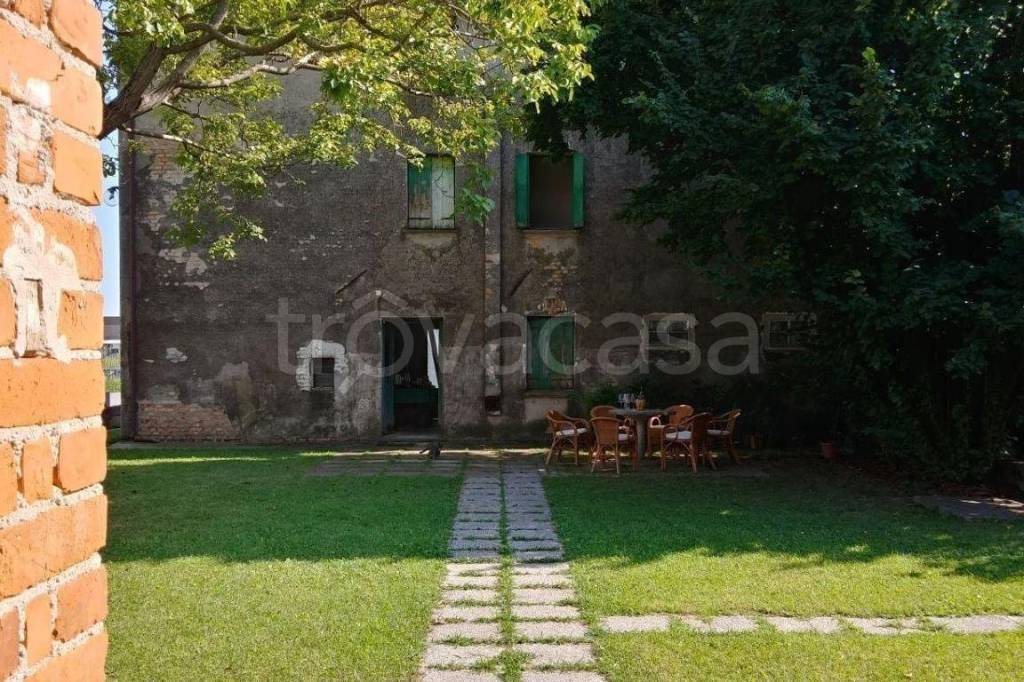 Casale in in vendita da privato a Ronchis via Igino Castellarin