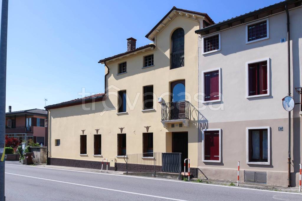 Intero Stabile in vendita a Zugliano via Ponti Alti, 10