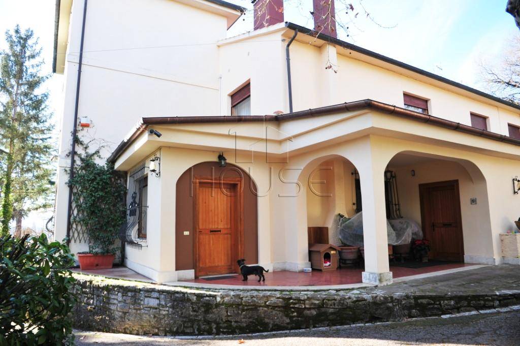 Villa in vendita a Montone via strada di gamba, 06014, Montone, pg, snc
