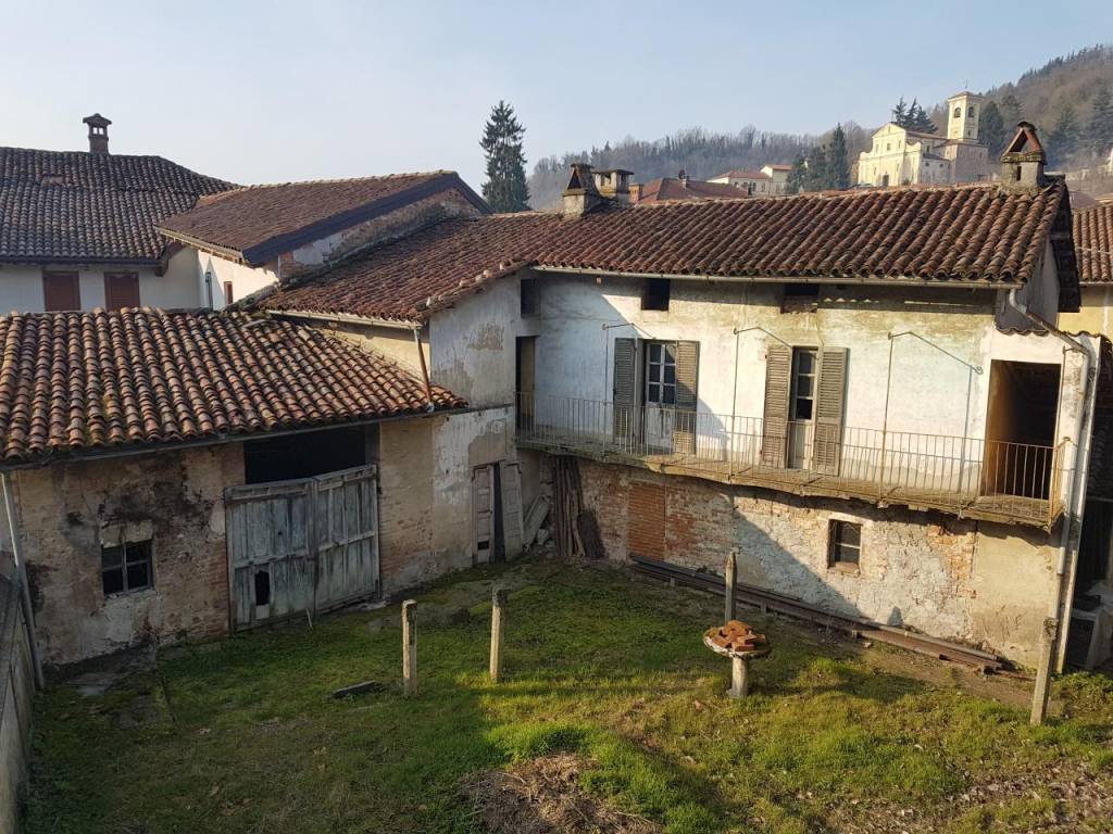 Casa Indipendente in vendita a Monteu da Po piazza bava