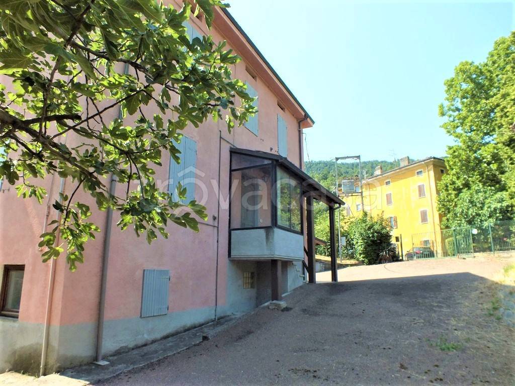 Villa in vendita a Fornovo di Taro strada Fondovalle