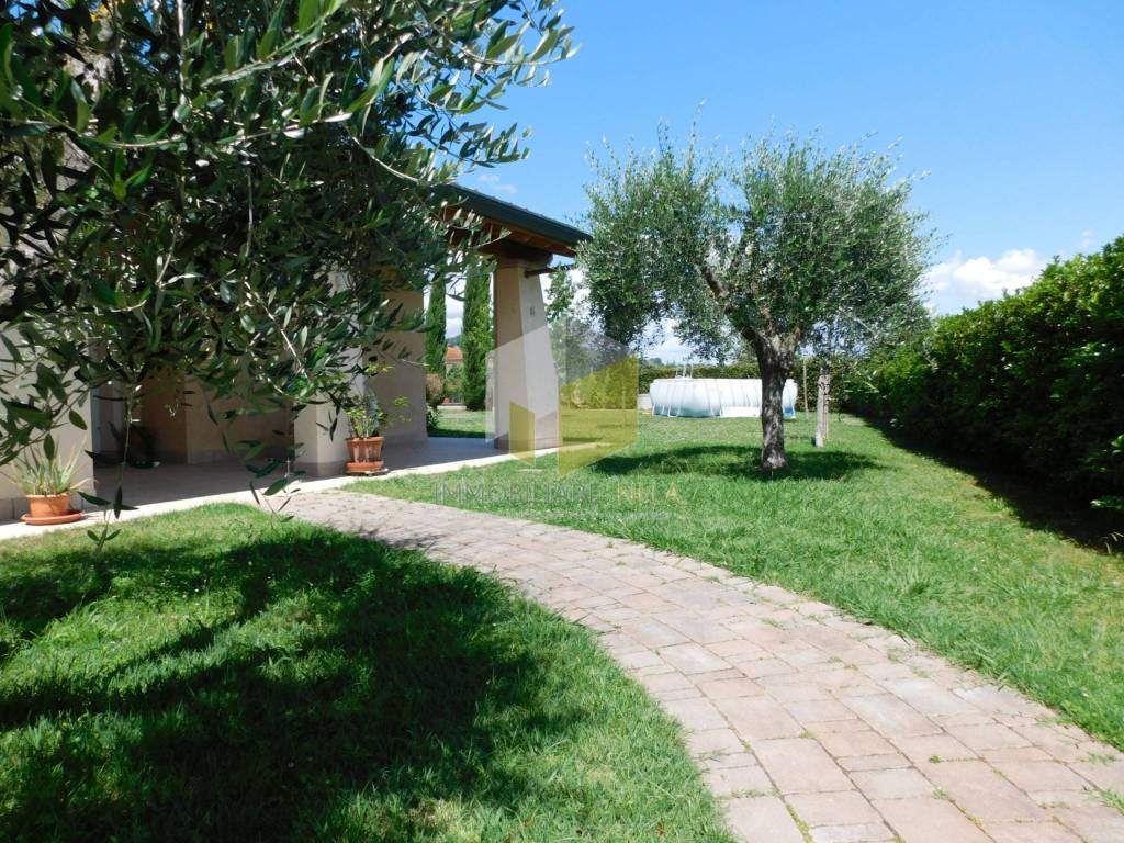 Villa in vendita a Santa Maria a Monte via Lungomonte