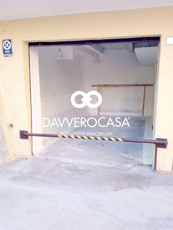 Garage in vendita a Desenzano del Garda viale Camillo Benso di Cavour