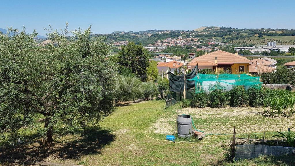 Terreno Residenziale in vendita a Castellalto via Trento, 80