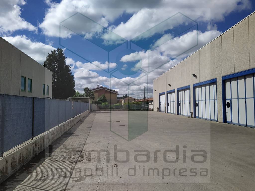 Capannone Industriale in vendita a Fagnano Olona