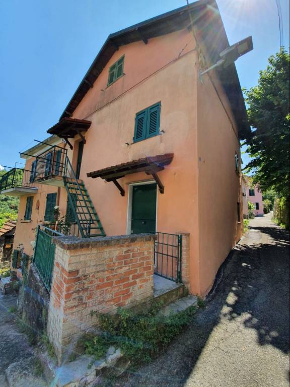 Casa Indipendente in in vendita da privato a Montoggio località Acquafredda Superiore, 7