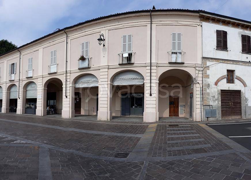 Appartamento in vendita a Cava Manara piazza Vittorio Emanuele II