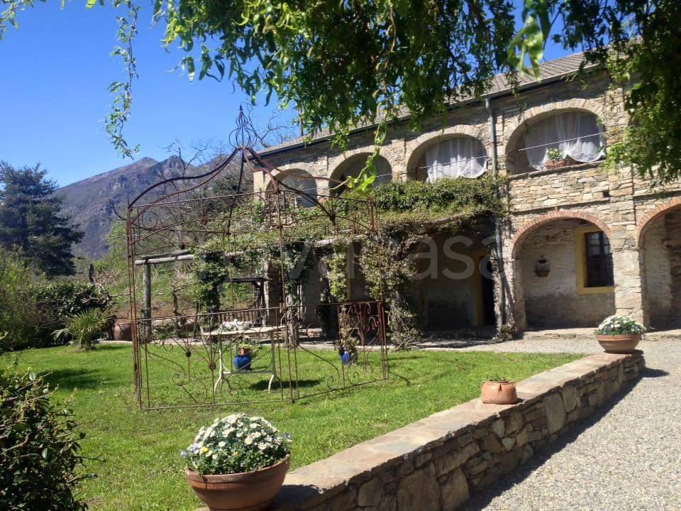 Casale in vendita a Borgofranco d'Ivrea via 25 Aprile, 31