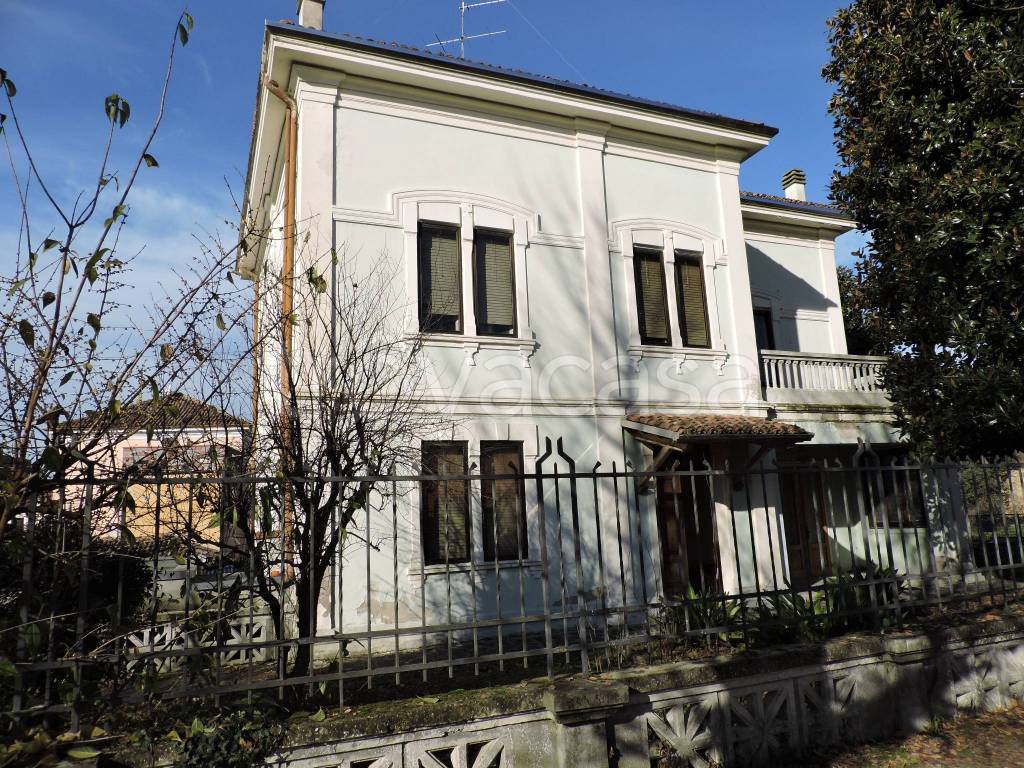 Villa in vendita a San Benedetto Po