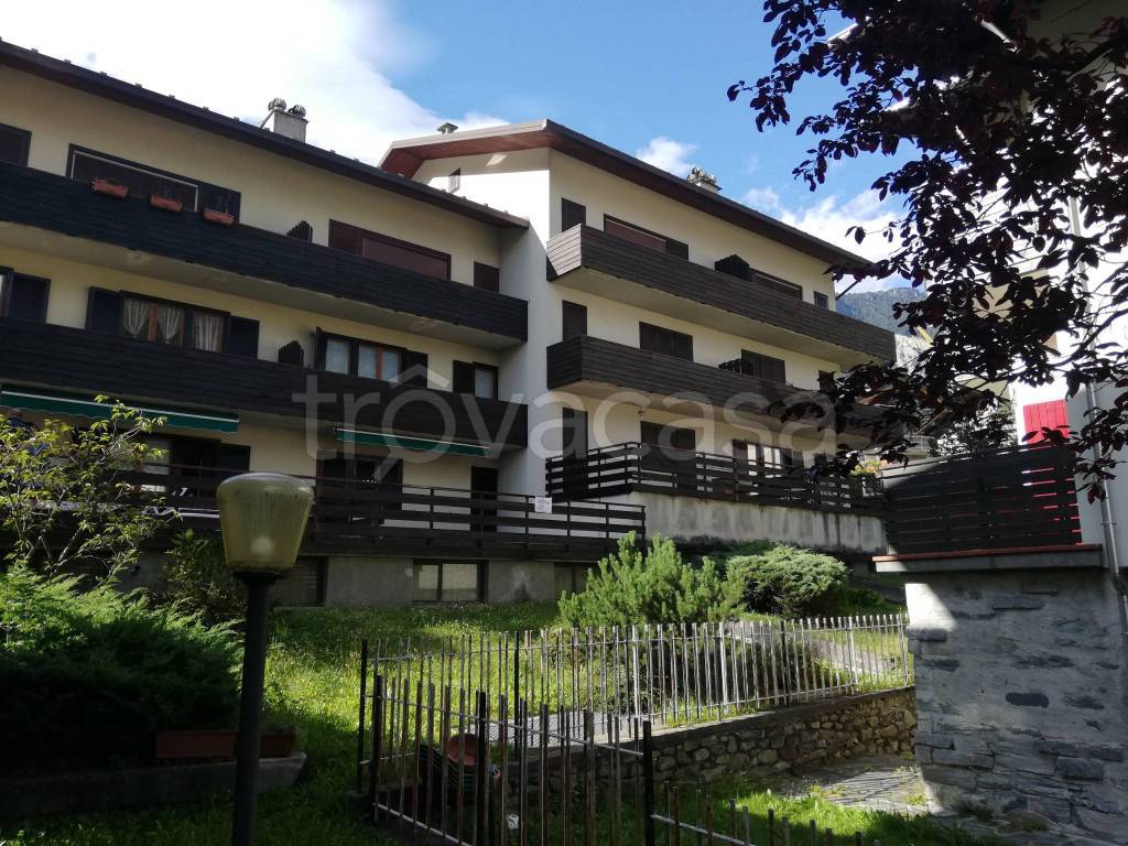 Appartamento in vendita a Chiesa in Valmalenco via Guglielmo Marconi