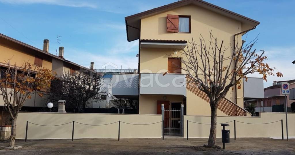 Villa a Schiera in in affitto da privato a Montemarciano via Po, 55