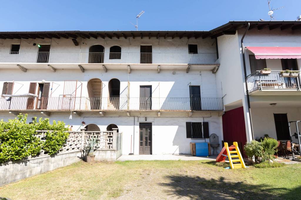 Casa Indipendente in vendita a Vaprio d'Agogna via Roma