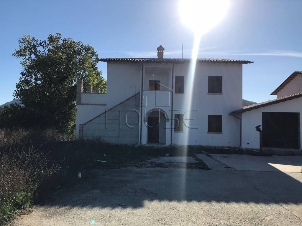Casa Indipendente in vendita a Montone via delle lame, Petrelle, pg