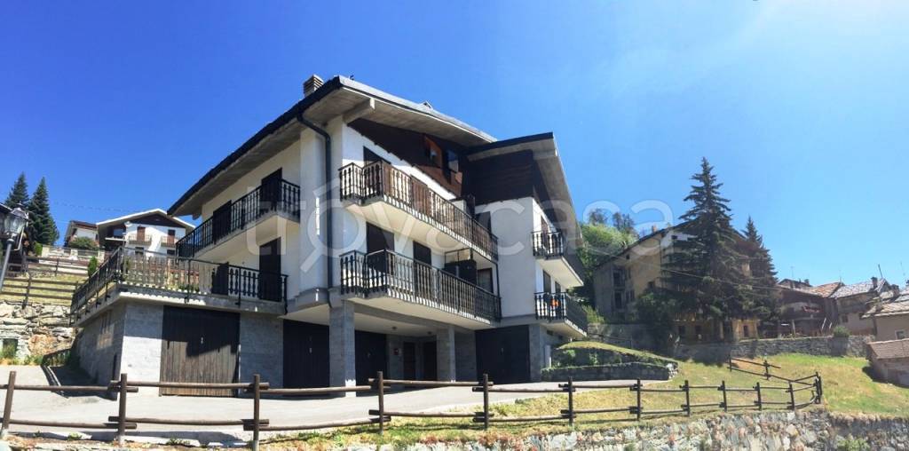 Appartamento in vendita a Torgnon frazione Châté, 72