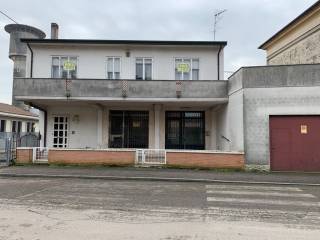 Villa in in vendita da privato a fratta polesine via trieste, 6