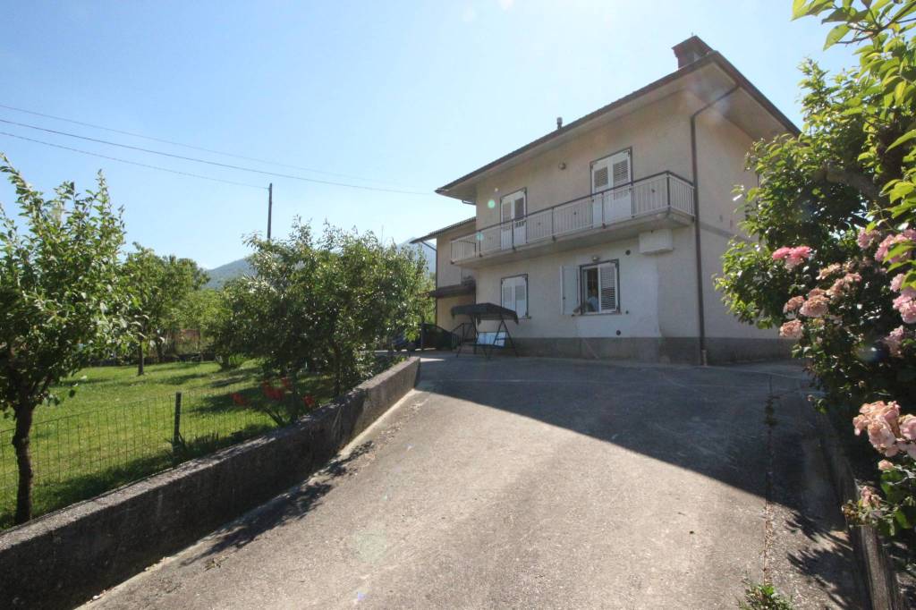 Appartamento in vendita a Cassano Irpino via contrada isca